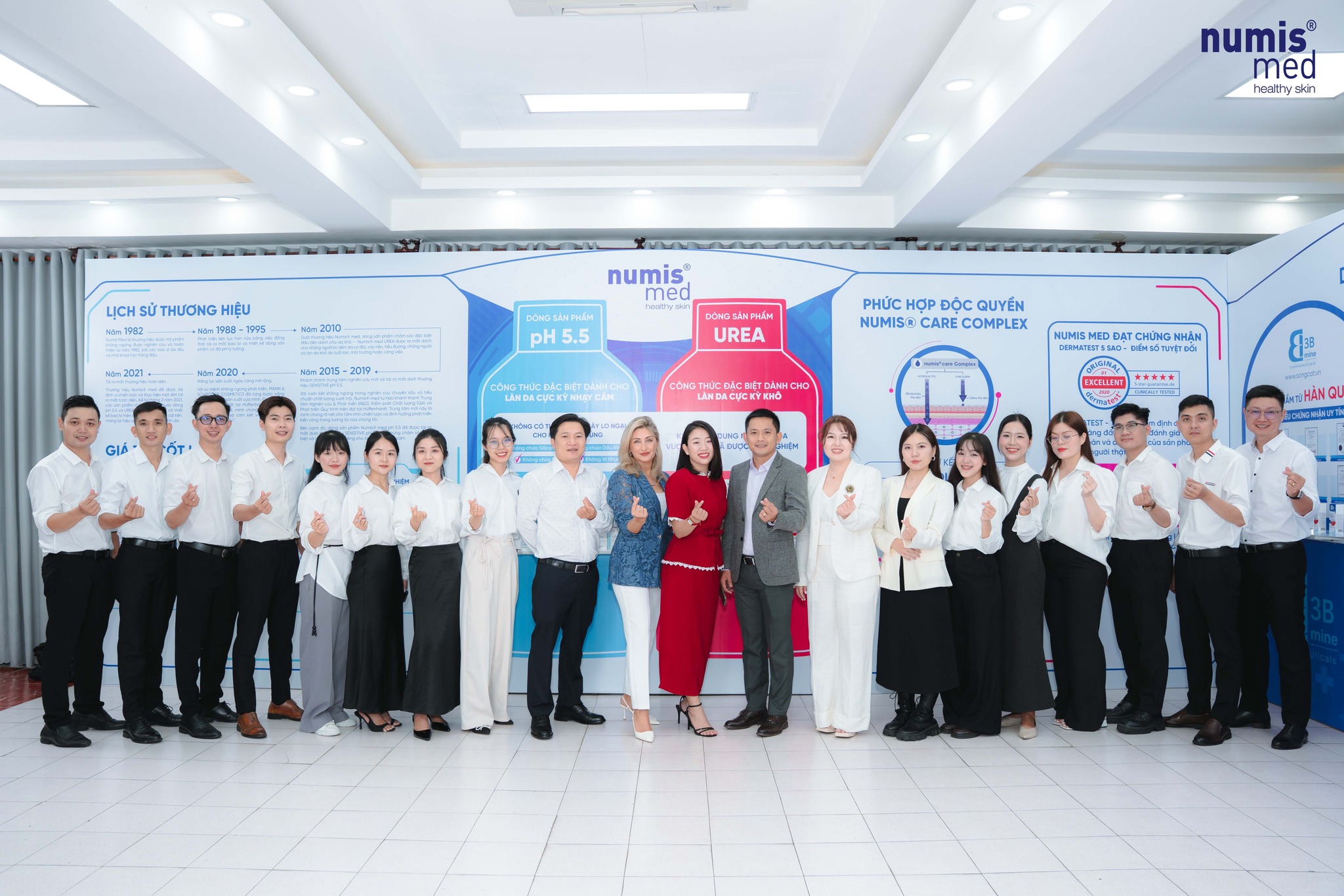 Nhìn lại một số khoảnh khắc diễn ra trong hội nghị