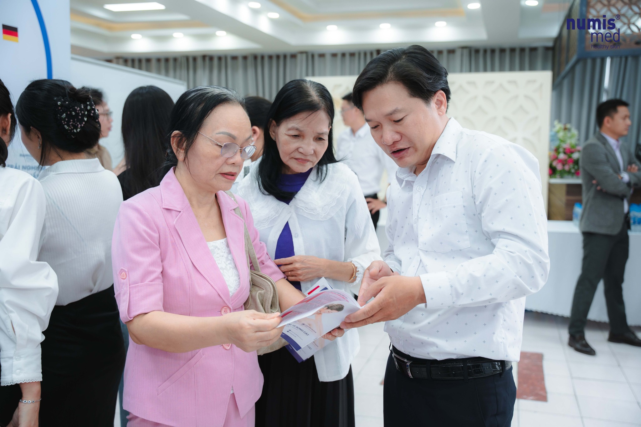 Nhìn lại một số khoảnh khắc diễn ra trong hội nghị