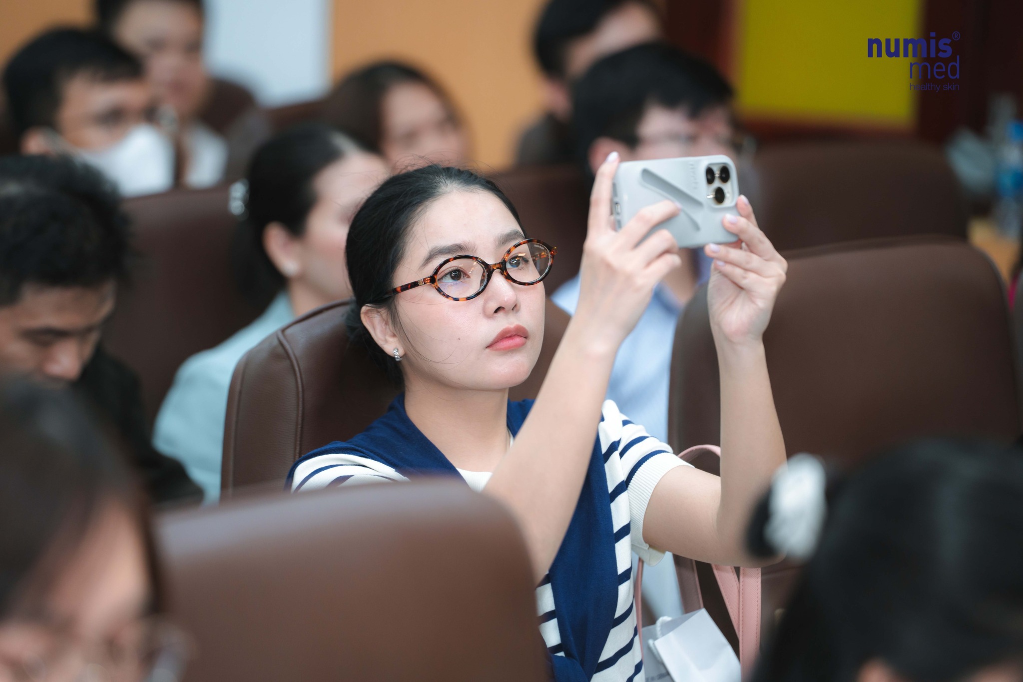 Nhìn lại một số khoảnh khắc diễn ra trong hội nghị